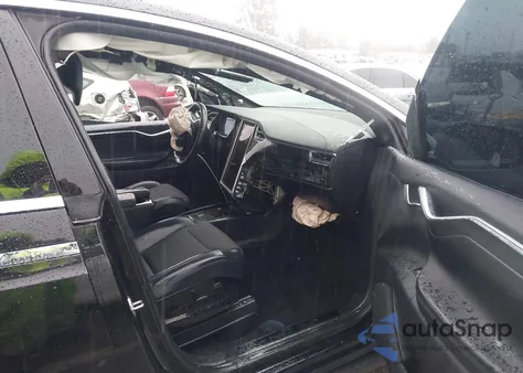 2016 Tesla Model X 60D/70D/75D/90D/P100D из США, поврежденный, VIN 5YJXCBE28GF017426